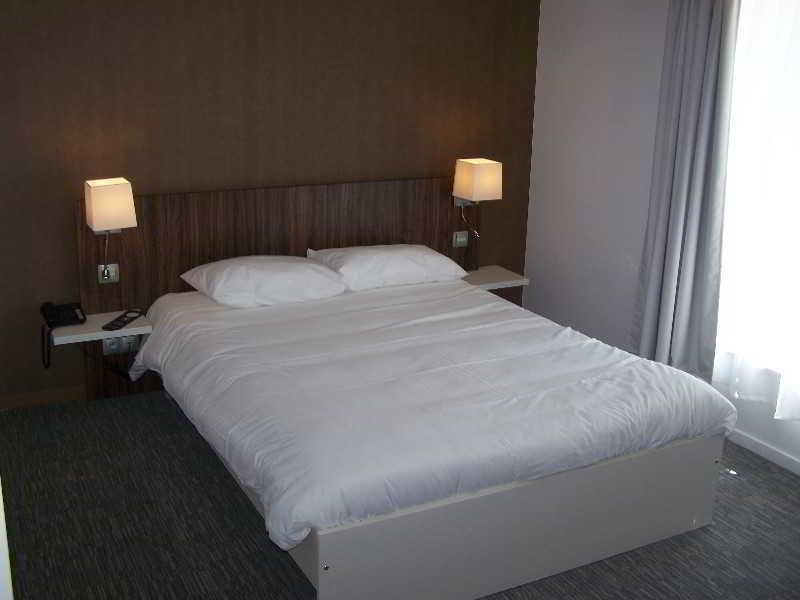The Originals City, Hotel Le Coeur D'Or, Sedan Est Douzy Экстерьер фото